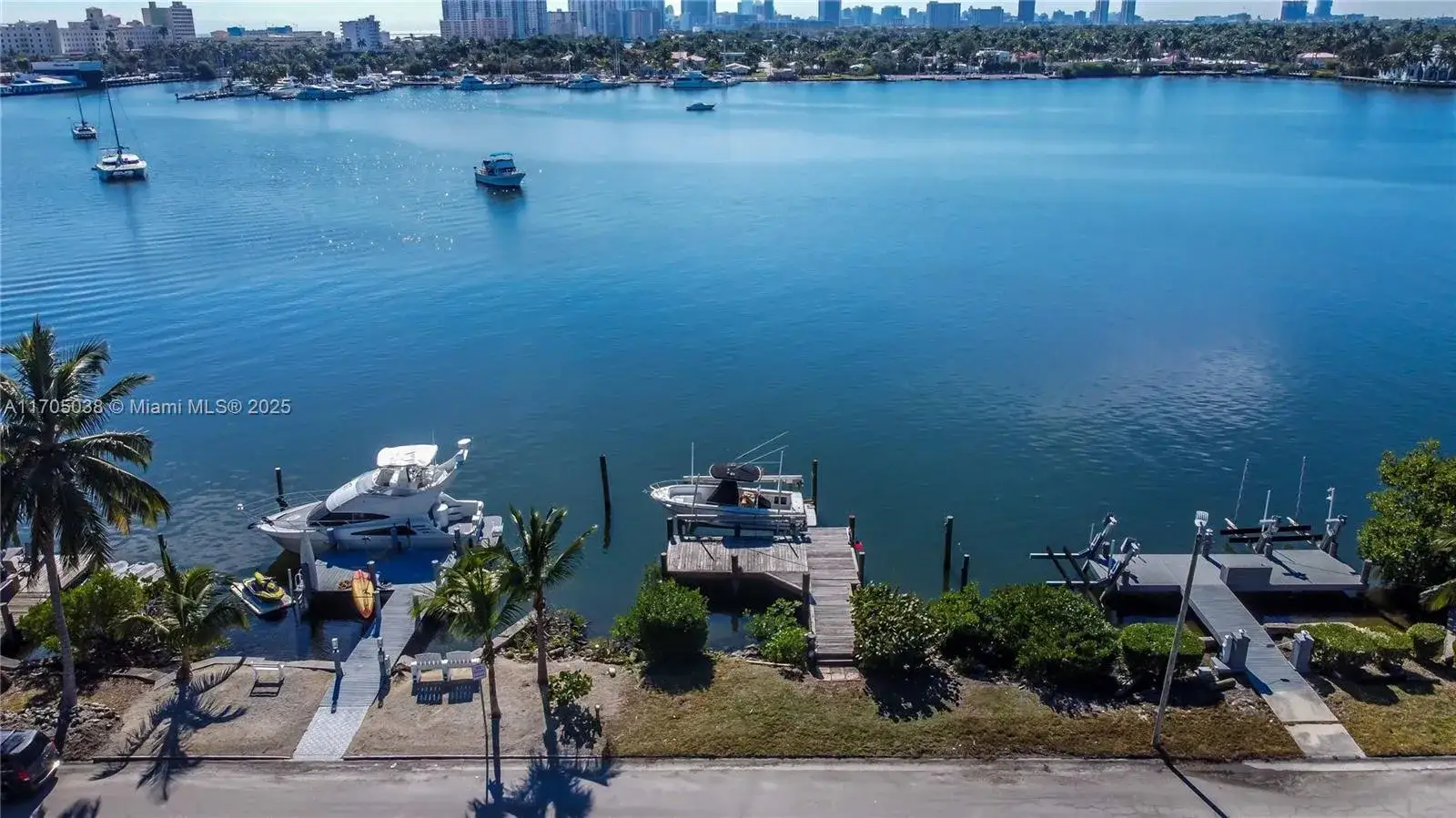 4 bedroom 3 bath Residential for sale at 755 N Northlake Dr, Hollywood FL 33019