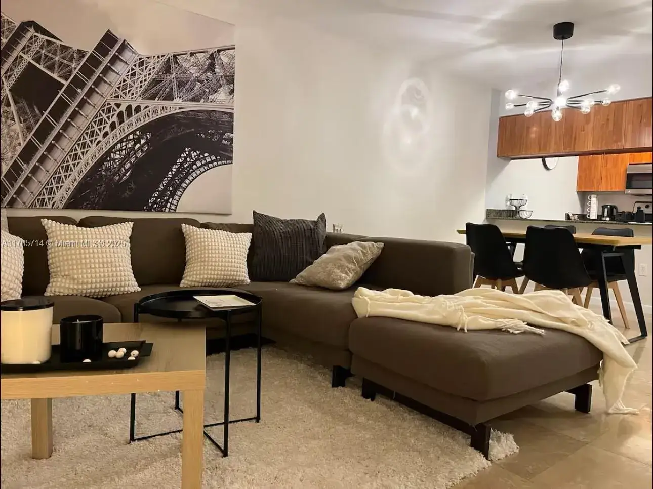 1 bedroom 1 bath Residential Lease for rent at 1200 Brickell Bay Dr # 3220, Miami FL 33131