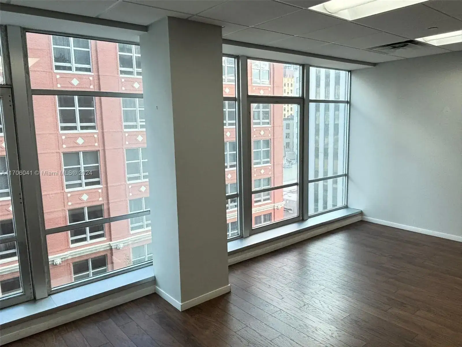 Commercial Sale for sale at 14 NE 1st Ave # 700D, Miami FL 33132