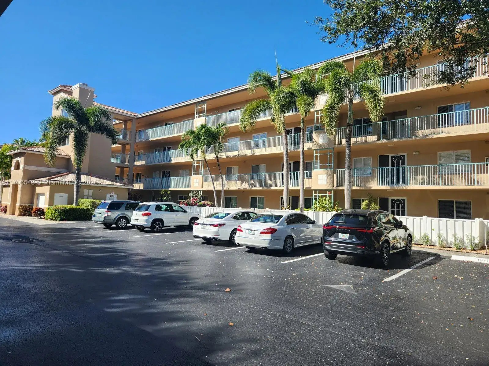 3 bedroom 2 bath Residential for sale at 5749 Gemstone Ct # 307, Boynton Beach FL 33437