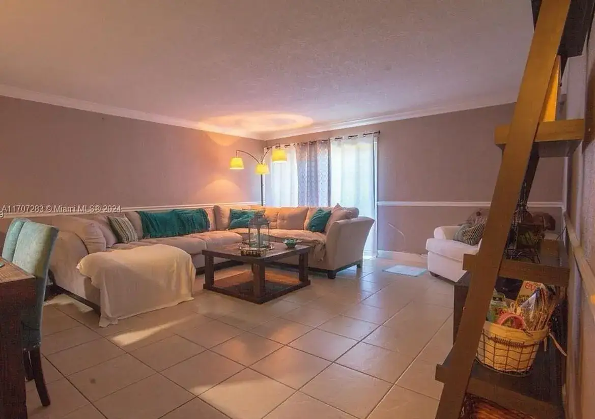 2 bedroom 1 bath Residential Lease for rent at 9453 SW 76th St # S7, Miami FL 33173