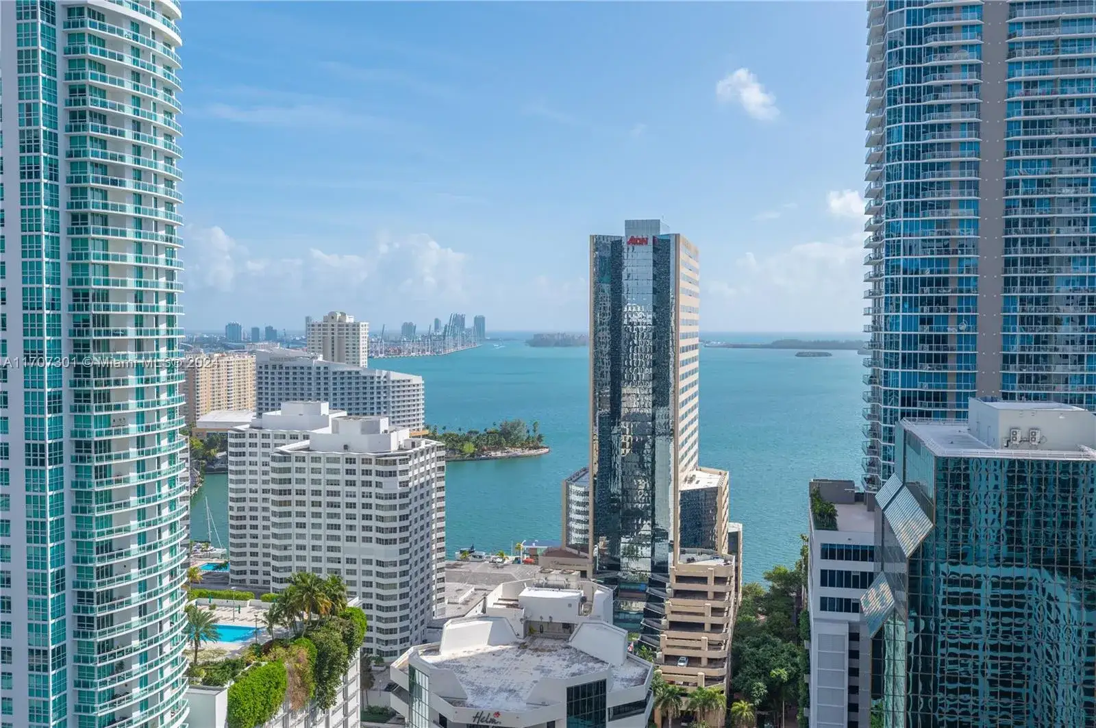 2 bedroom 3 bath Residential Lease for rent at 1010 Brickell Ave # 2904, Miami FL 33131