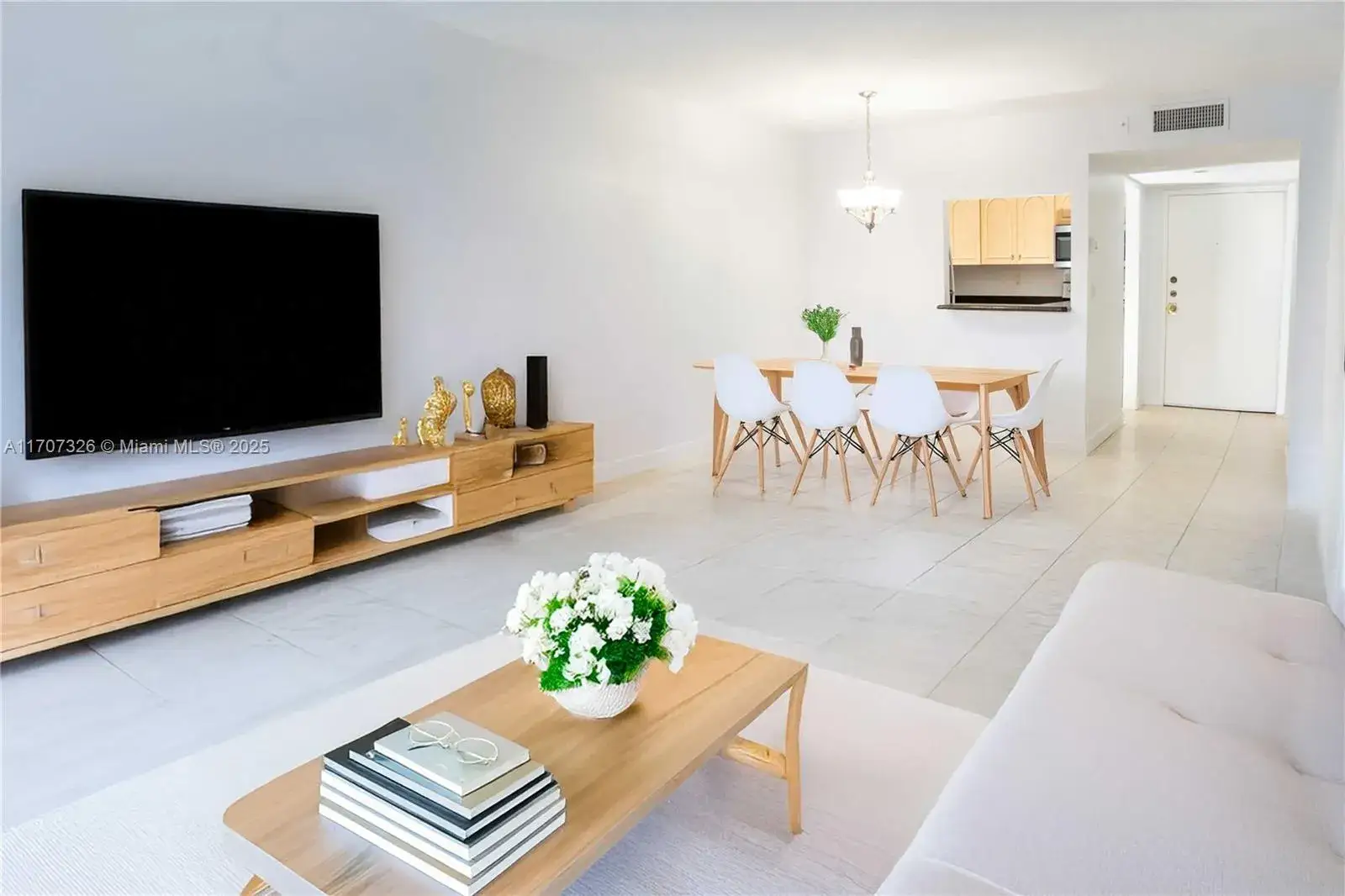 1 bedroom 1 bath Residential Lease for rent at 301 Racquet Club Rd # 307, Weston FL 33326