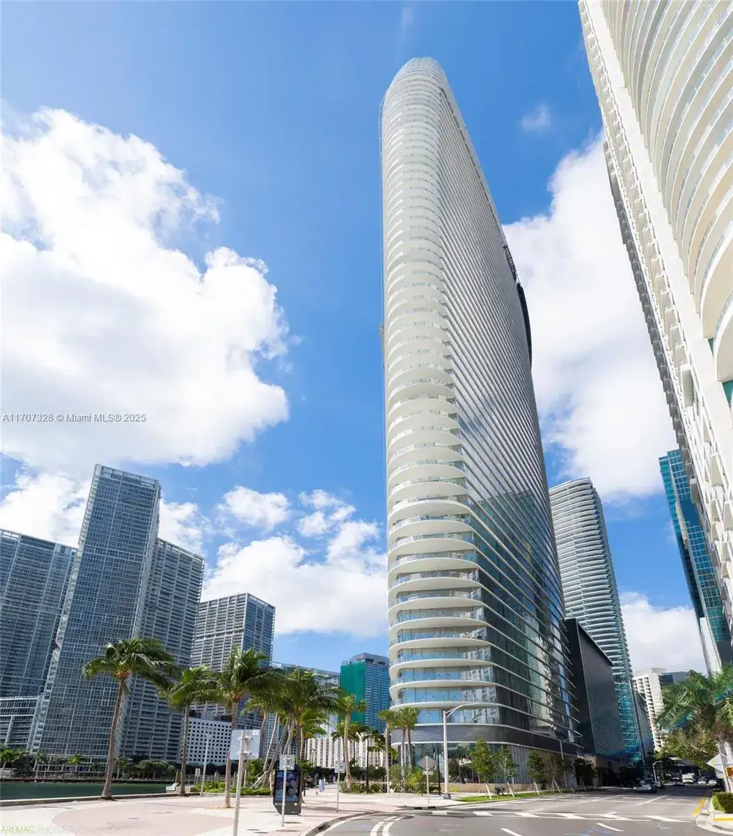 2 bedroom 2 bath Residential for sale at 300 Biscayne Blvd Way # 3406, Miami FL 33131