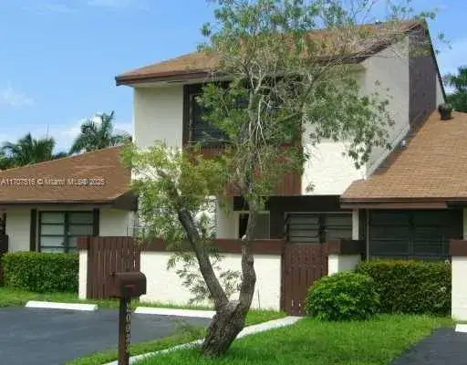 2 bedroom 2 bath Residential Lease for rent at 20033 NE 2nd Pl # 20033, Miami FL 33179
