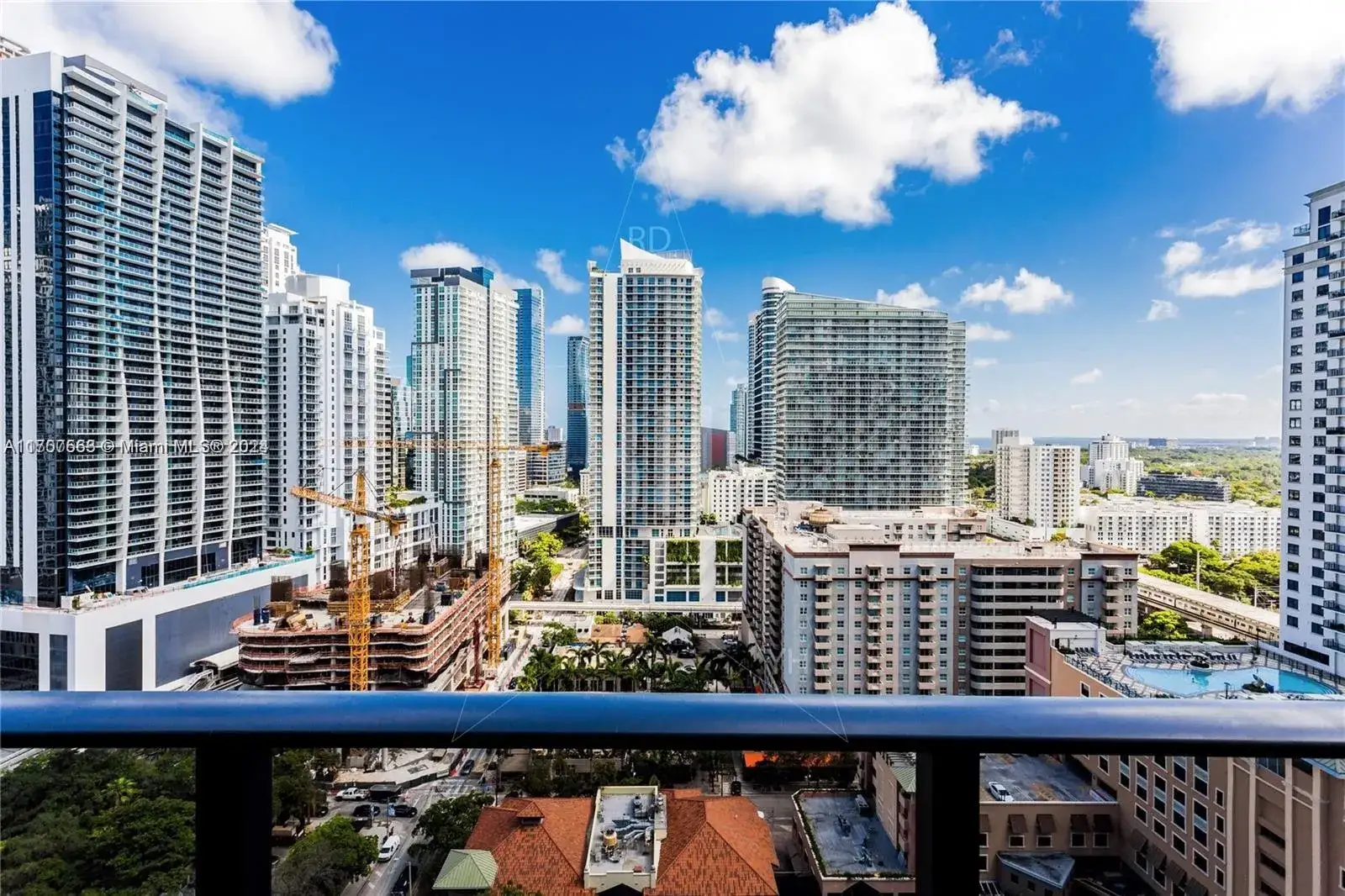 1 bedroom 2 bath Residential for sale at 55 SW 9th St # 1104, Miami FL 33130