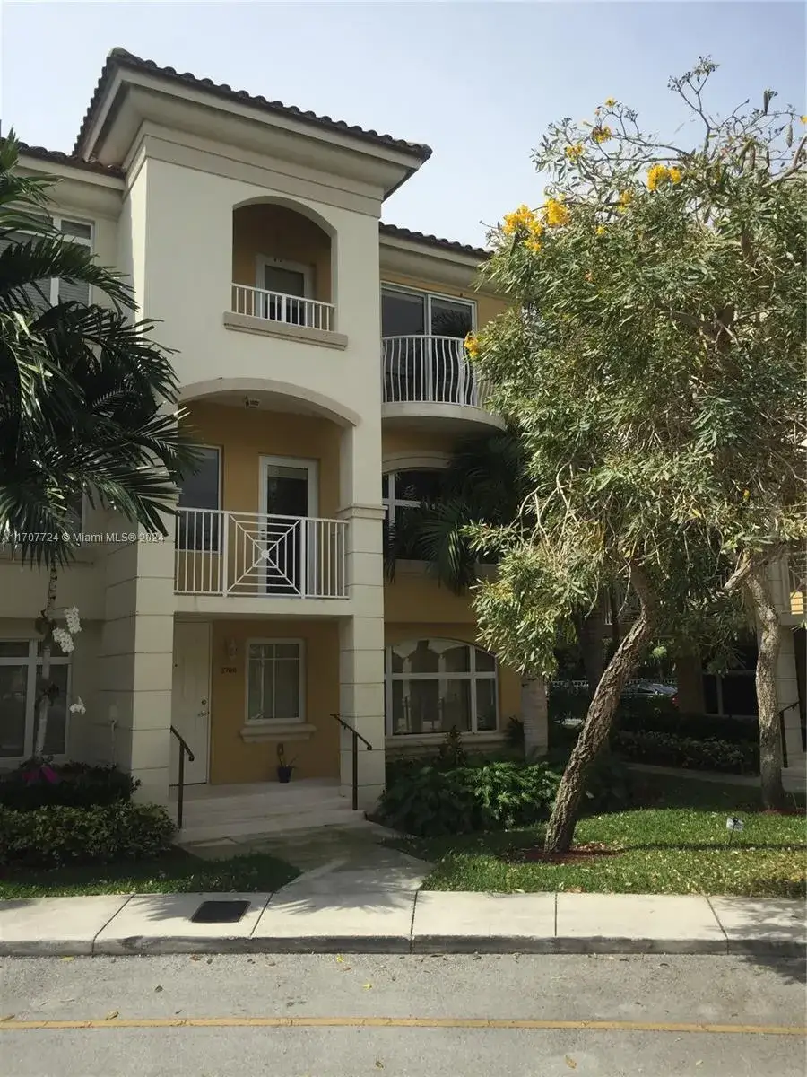 3 bedroom 2 bath Residential for sale at 2700 NE 184th Ter # 126, Aventura FL 33160