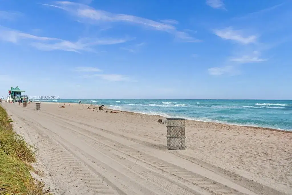 1 bedroom 2 bath Residential for sale at 7135 Collins Ave # 501, Miami Beach FL 33141