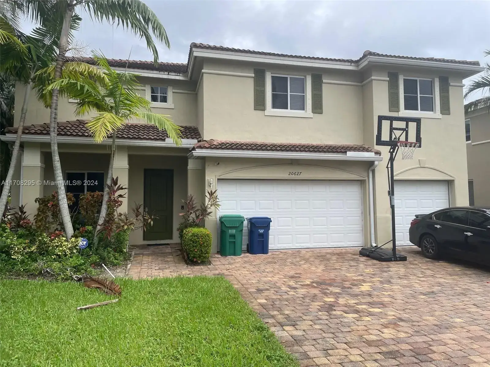 6 bedroom 4 bath Residential for sale at 20627 NW 12th Ave, Miami Gardens FL 33169
