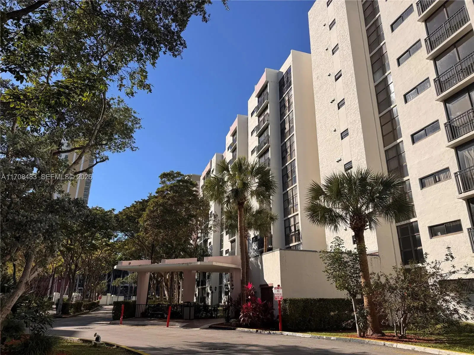 1 bedroom 1 bath Residential for sale at 16919 N Bay Rd # 117, Sunny Isles Beach FL 33160