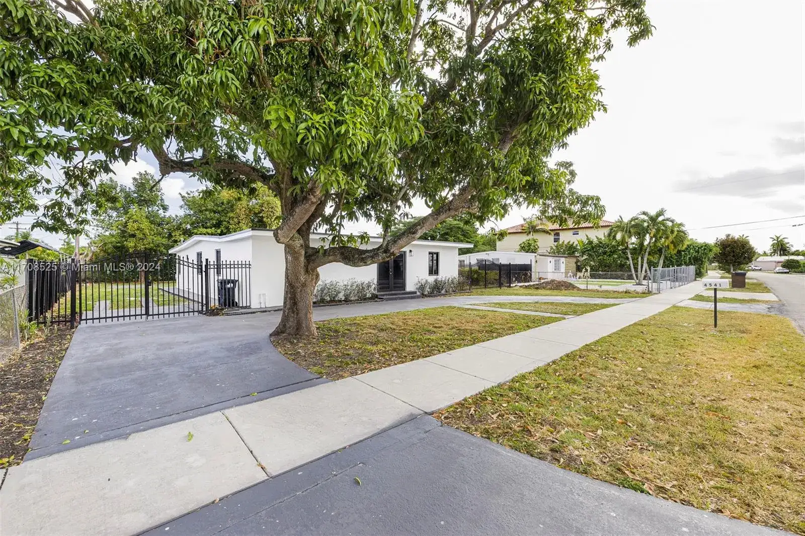4 bedroom 2 bath Residential for sale at 4541 SW 100th Ave, Miami FL 33165
