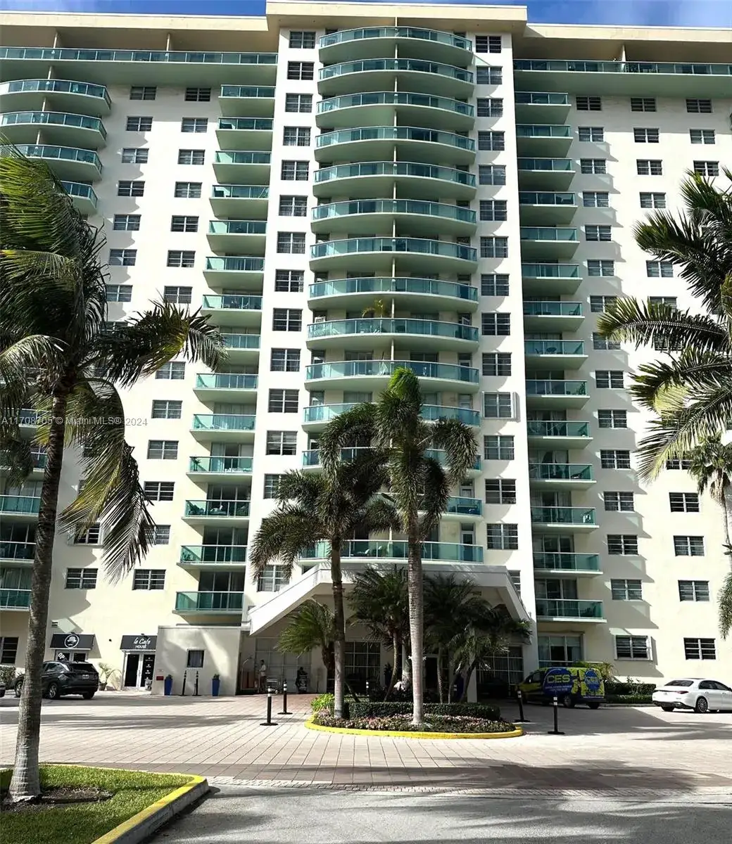 2 bedroom 2 bath Residential Lease for rent at 19390 COLLINS # 1126, Sunny Isles Beach FL 33160