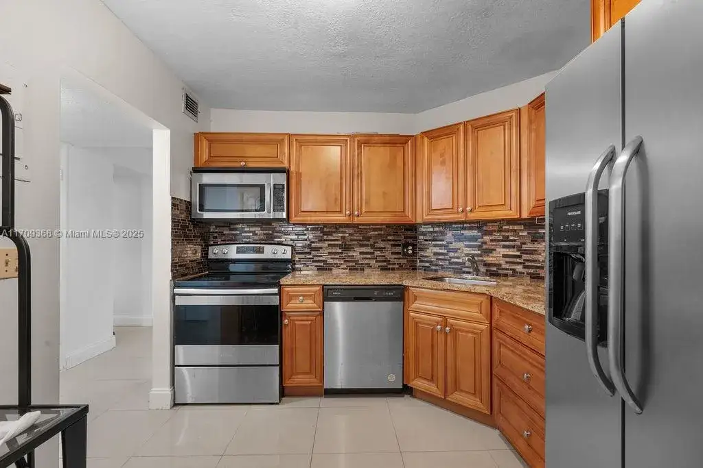 2 bedroom 2 bath Residential for sale at 3330 Spanish Moss Ter # 109, Lauderhill FL 33319