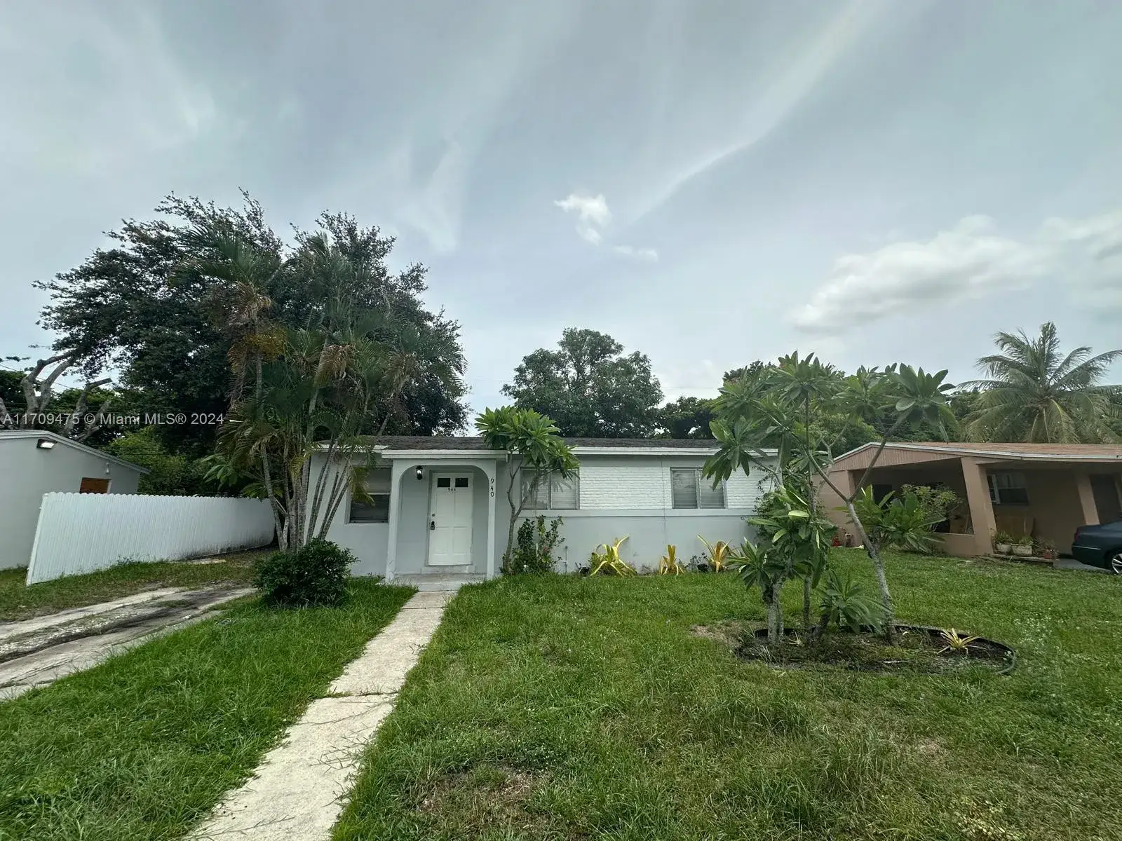 3 bedroom 1 bath Residential Lease for rent at 940 NW 34th Way, Lauderhill FL 33311