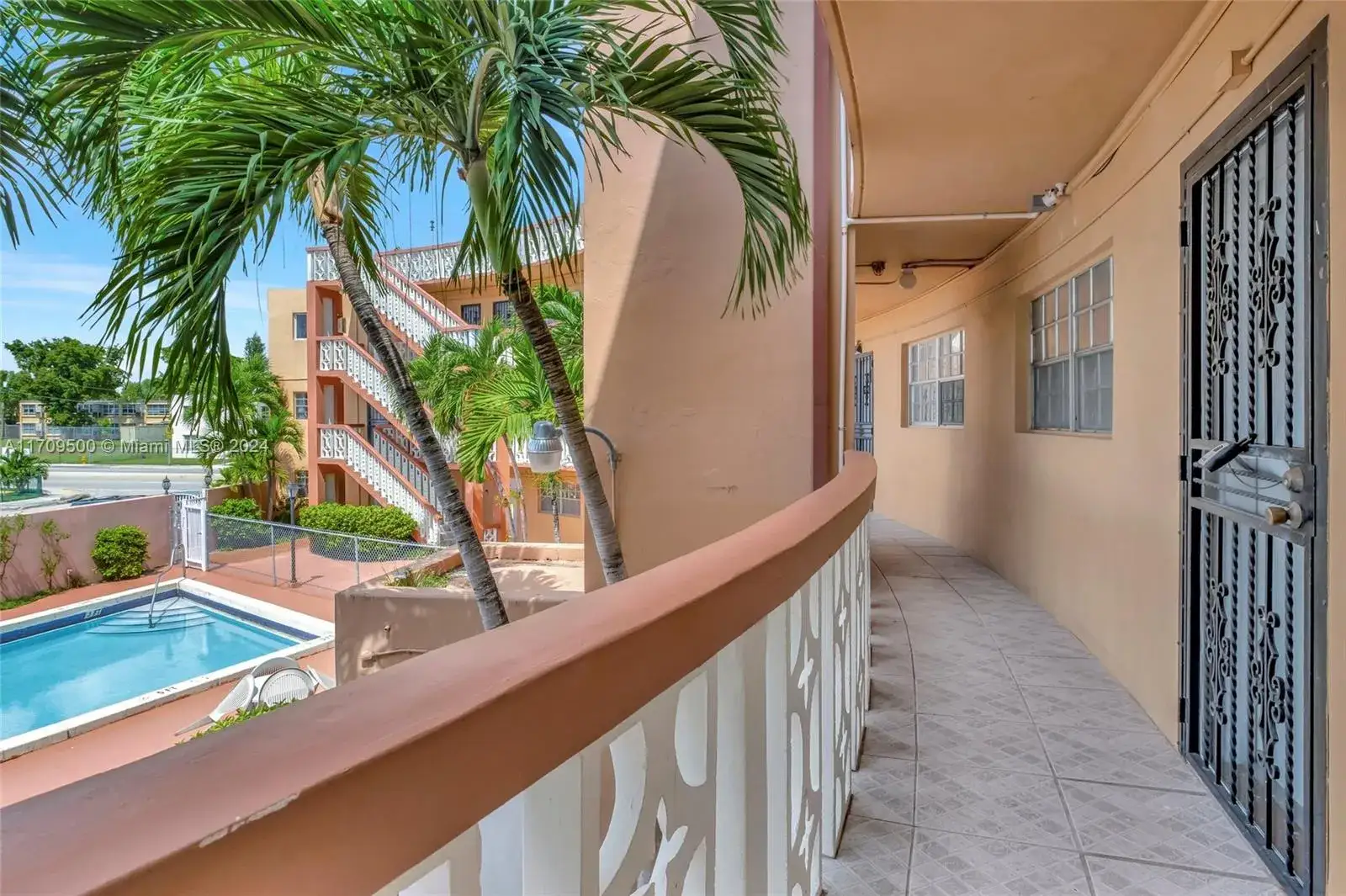 2 bedroom 2 bath Residential for sale at 11 SW 52nd Ave # 6C, Miami FL 33134