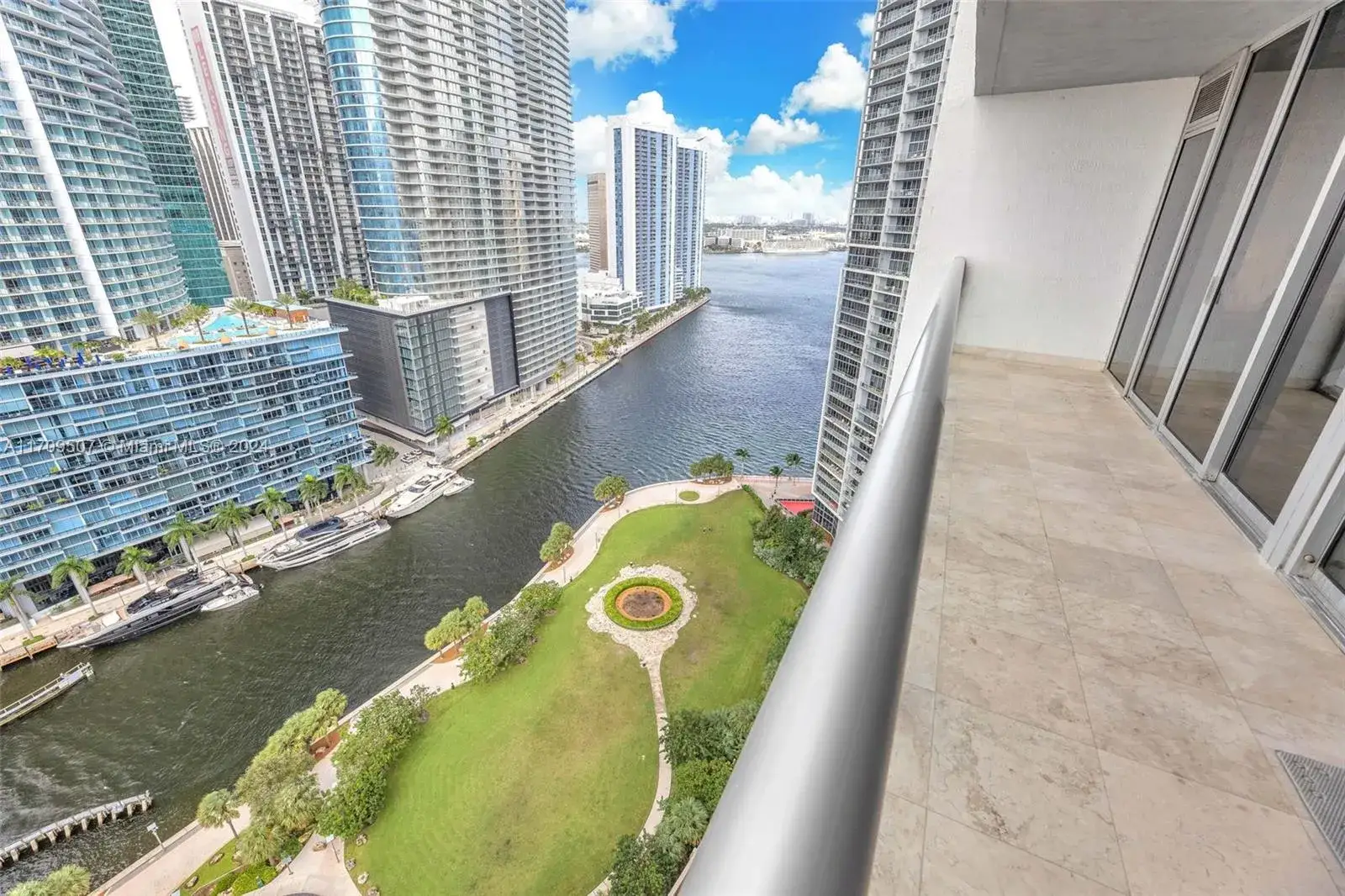 1 bedroom 1 bath Residential for sale at 485 Brickell Ave # 2503, Miami FL 33131