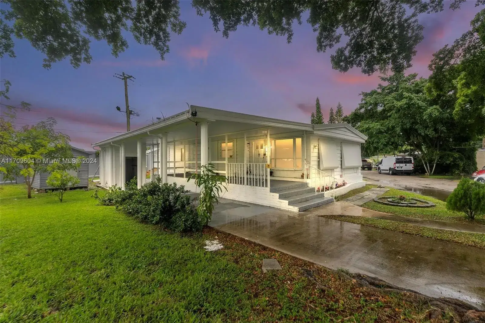 3 bedroom 2 bath Residential for sale at 4804 SW 47th Lane, Davie FL 33314