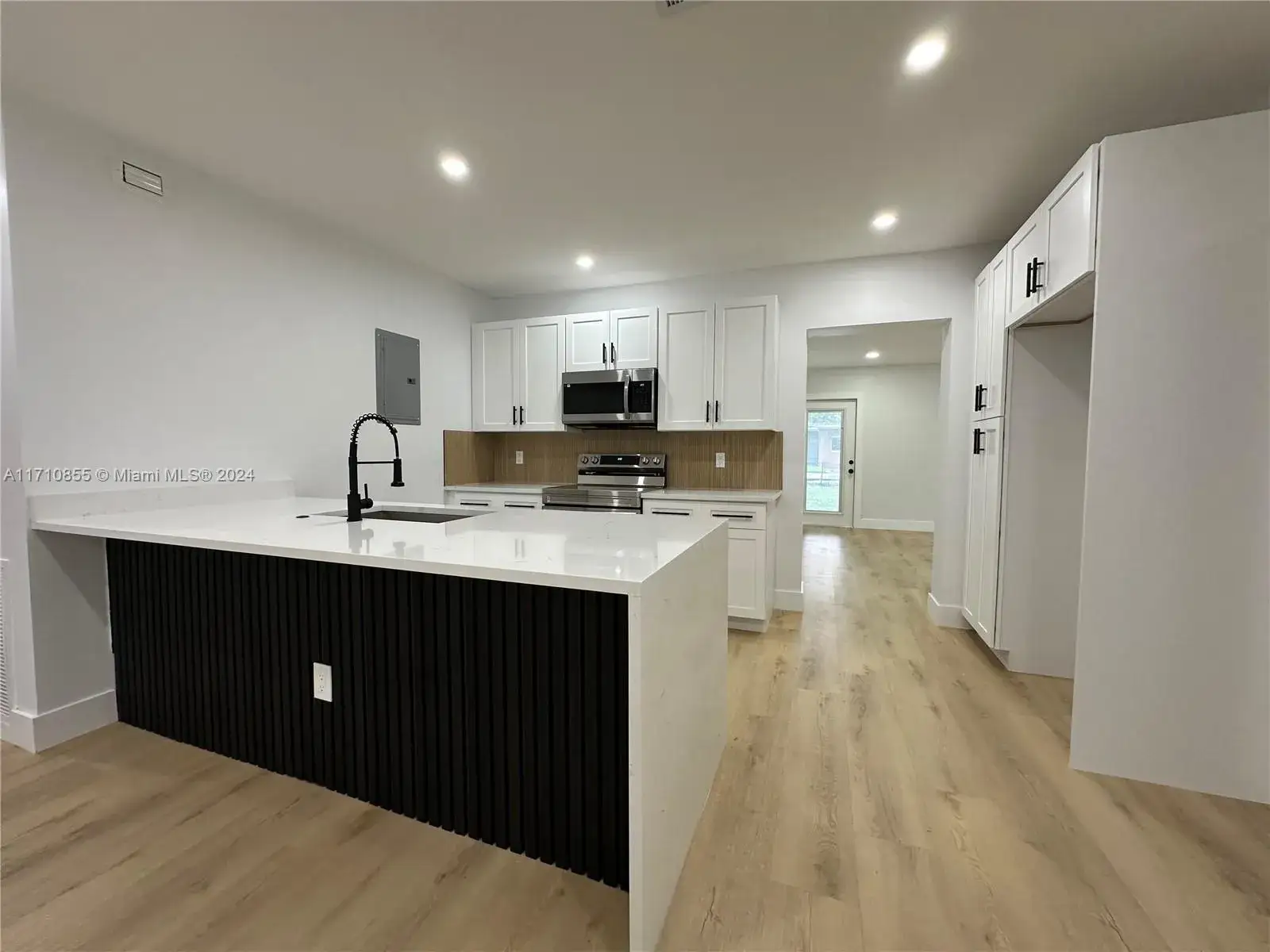 4 bedroom 3 bath Residential for sale at 1209 NW 9th Ave, Fort Lauderdale FL 33311