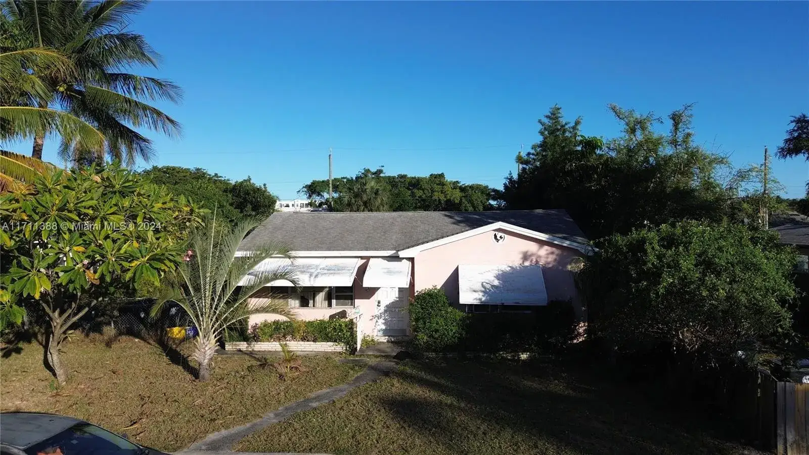 2 bedroom 2 bath Residential for sale at 8 S C St, Lake Worth FL 33460