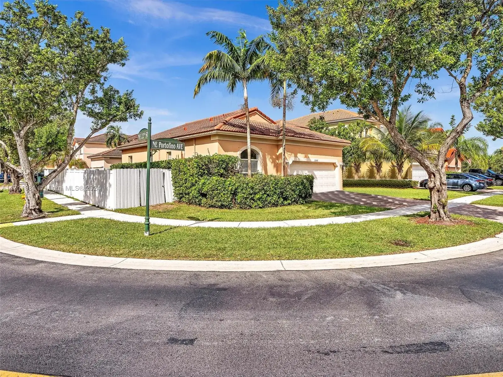 3 bedroom 2 bath Residential for sale at 2202 Portofino Ave, Homestead FL 33033