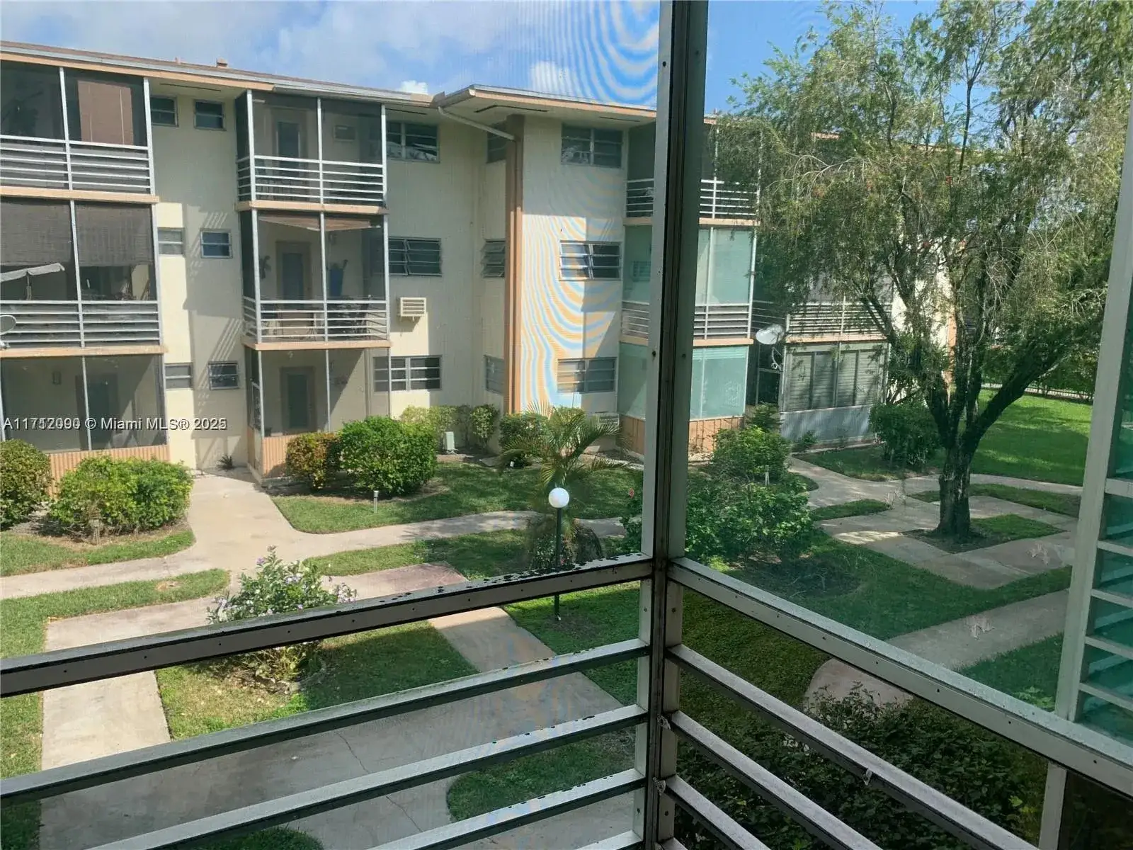1 bedroom 1 bath Residential for sale at 1395 NE 167th St # 209, Miami FL 33162