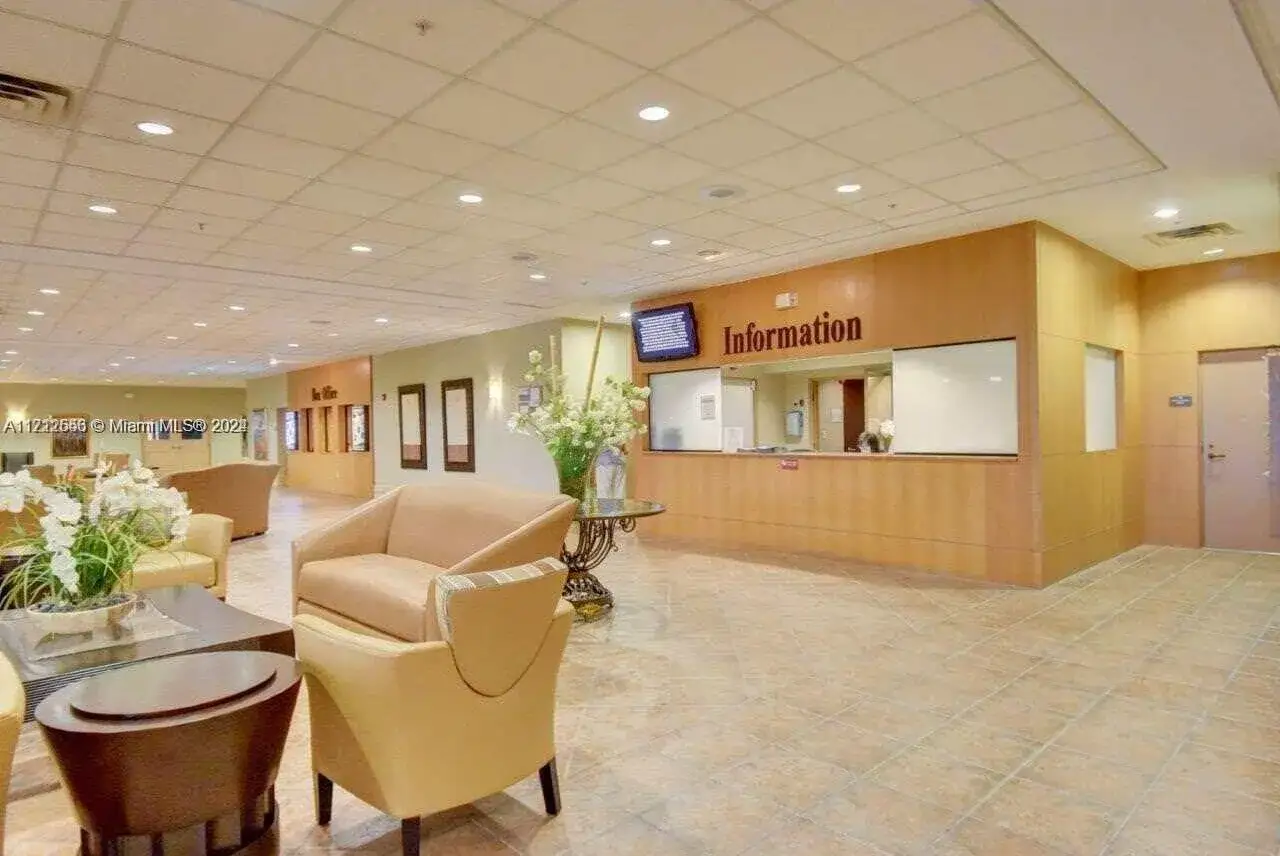 1 bedroom 1 bath Residential for sale at 385 Fanshaw # J, Boca Raton FL 33434
