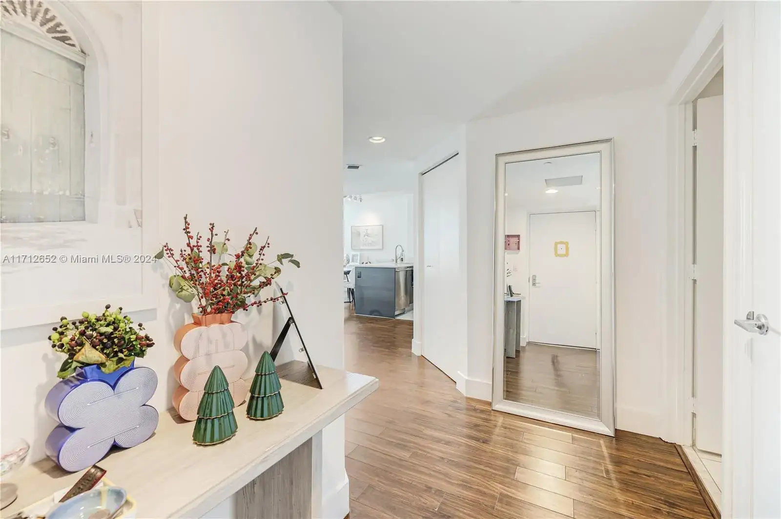 2 bedroom 2 bath Residential for sale at 55 SE 6th St # 3407, Miami FL 33131