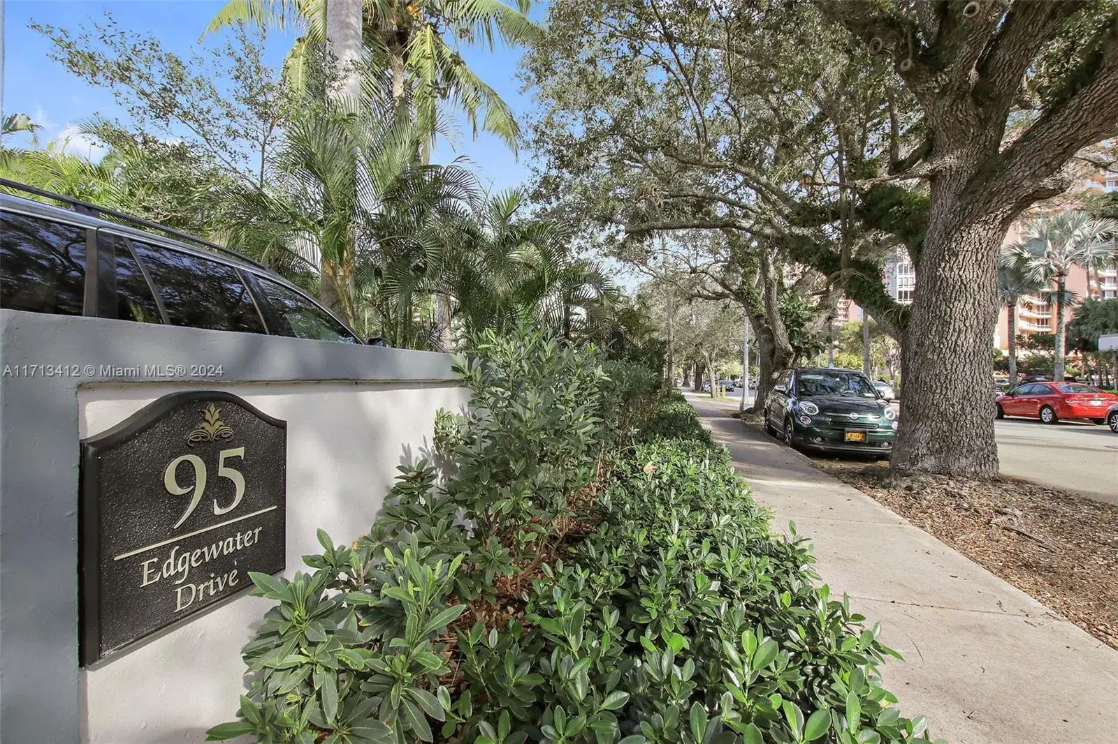 2 bedroom 2 bath Residential Lease for rent at 95 Edgewater Dr # 202, Coral Gables FL 33133
