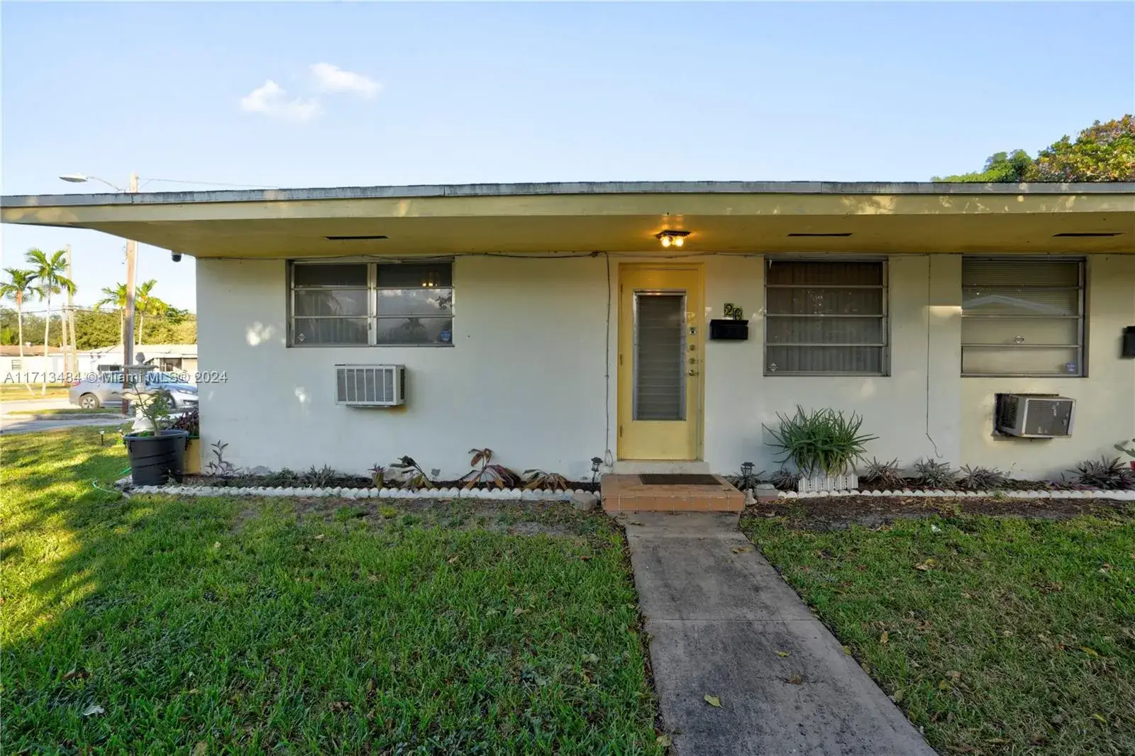 2 bedroom 1 bath Residential Lease for rent at 26 NW 170th St # 0, North Miami Beach FL 33169
