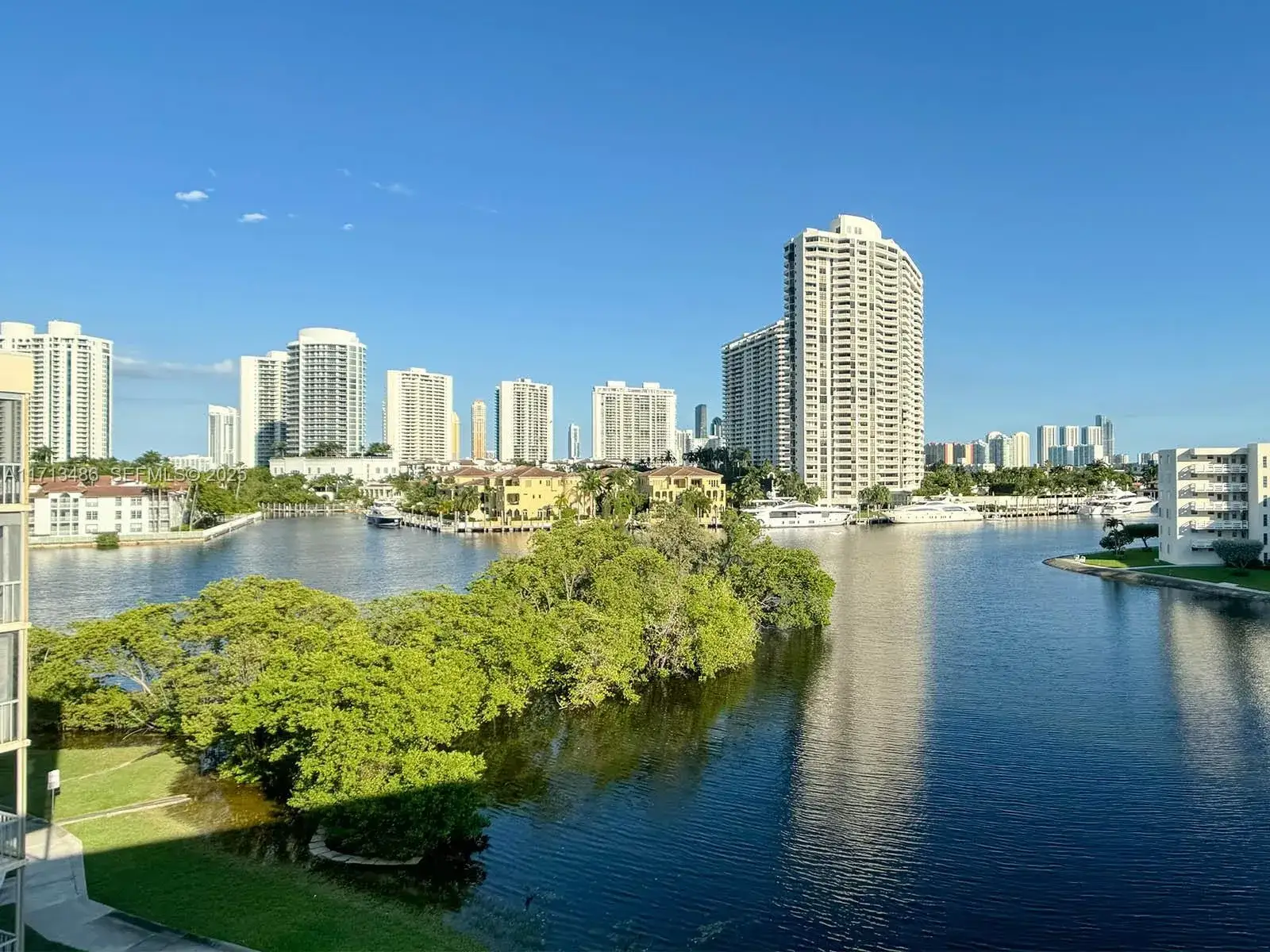 1 bedroom 1 bath Residential for sale at 2930 Point East Dr # E601, Aventura FL 33160