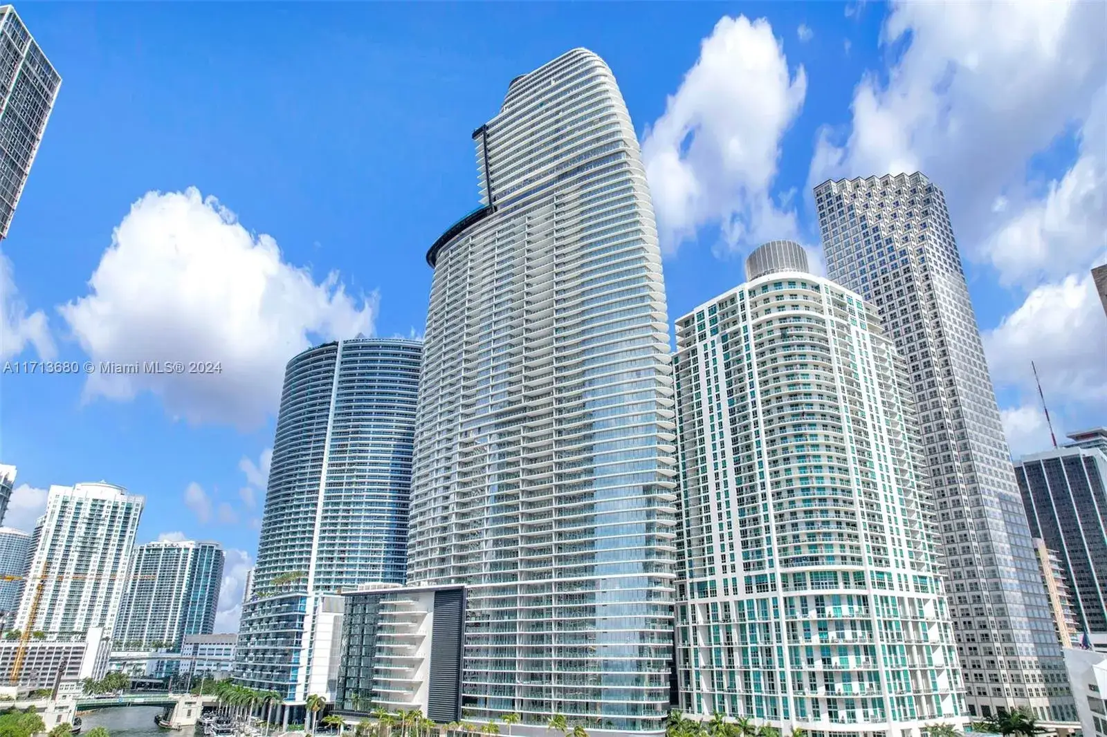 1 bedroom 1 bath Residential for sale at 300 Biscayne Blvd Way # 2608, Miami FL 33131