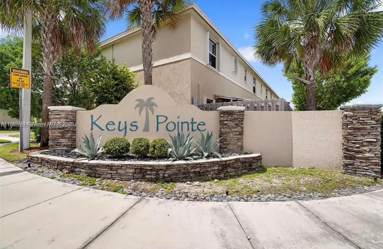 3 bedroom 3 bath Residential for sale at 495 NE 5th Ln, Florida City FL 33034
