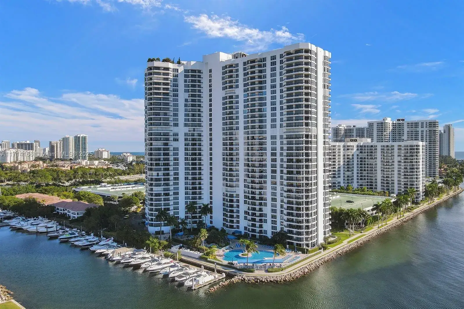 2 bedroom 2 bath Residential for sale at 3530 Mystic Pointe Dr, Aventura FL 33180