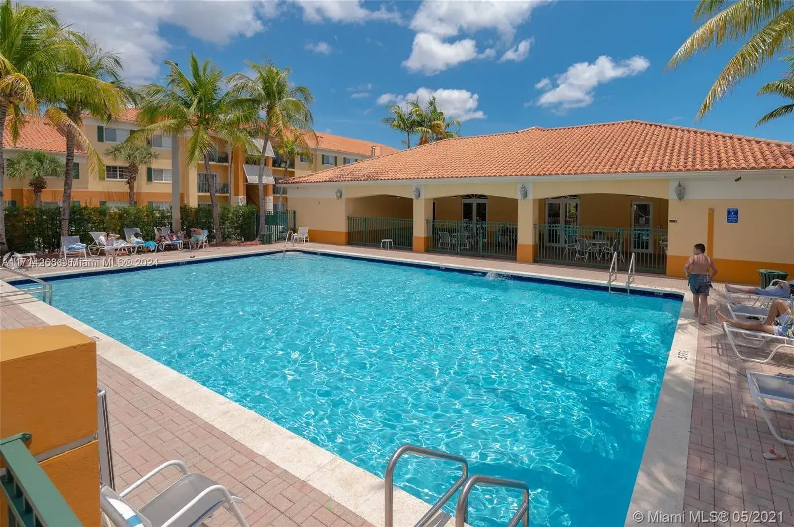 2 bedroom 2 bath Residential for sale at 7220 NW 114th Ave, Doral FL 33178