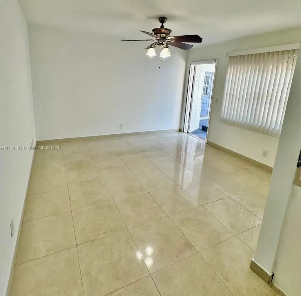 1 bedroom 1 bath Residential Lease for rent at 30 SE 4th Ave # 116, Hallandale Beach FL 33009