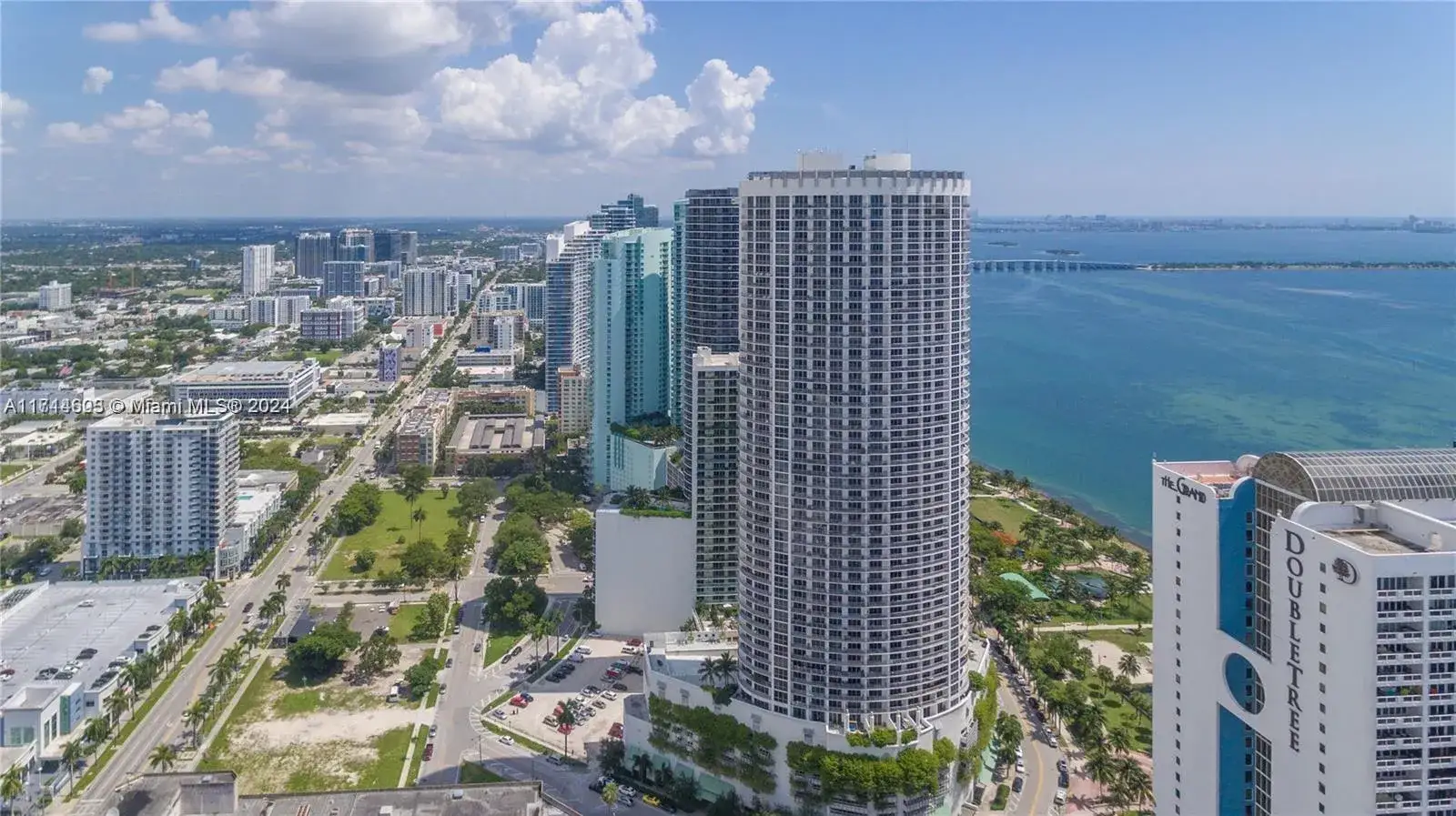 1 bedroom 1 bath Residential for sale at 1750 N Bayshore Dr # 2505, Miami FL 33132