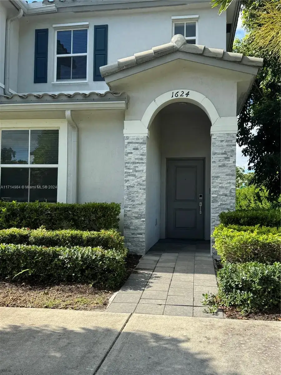 3 bedroom 3 bath Residential for sale at 1624 SE 27th Ter # 0, Homestead FL 33035