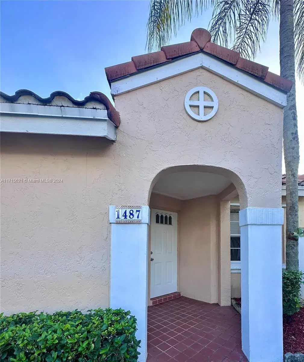 3 bedroom 2 bath Residential Lease for rent at 1487 Springside Dr, Weston FL 33326