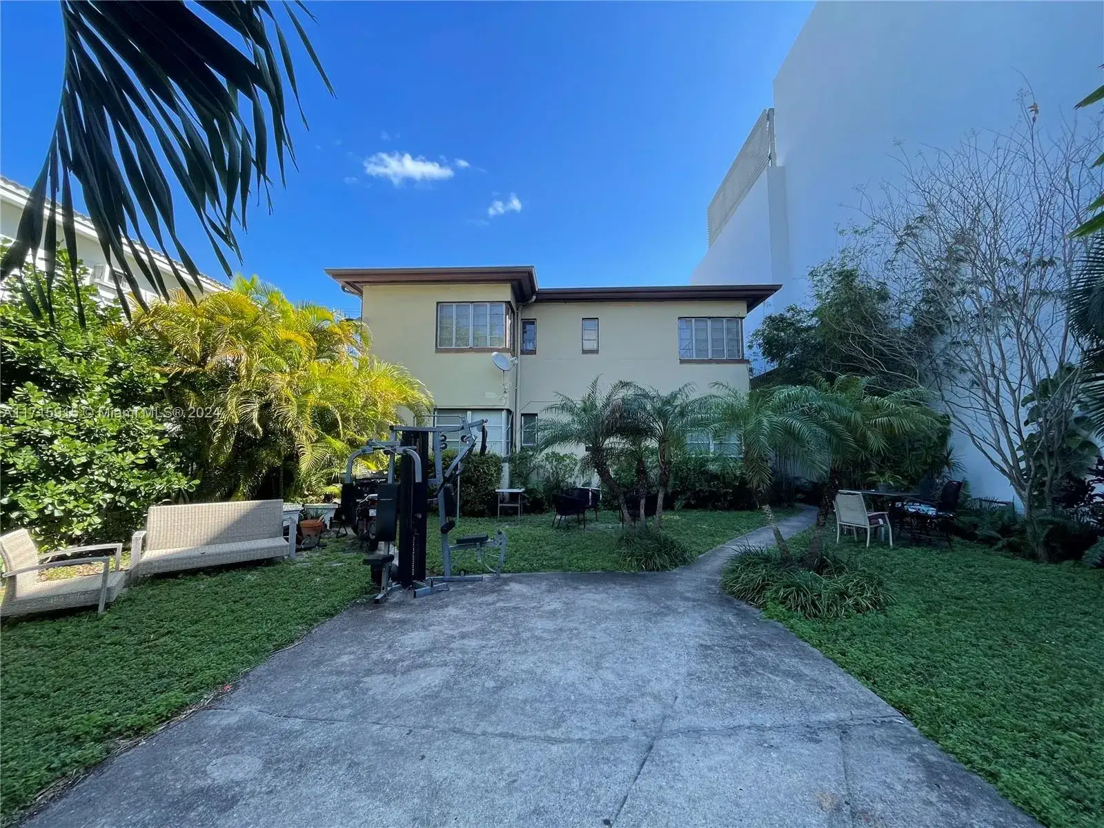 Commercial Sale for sale at 755 Alton Rd # 2, Miami Beach FL 33139
