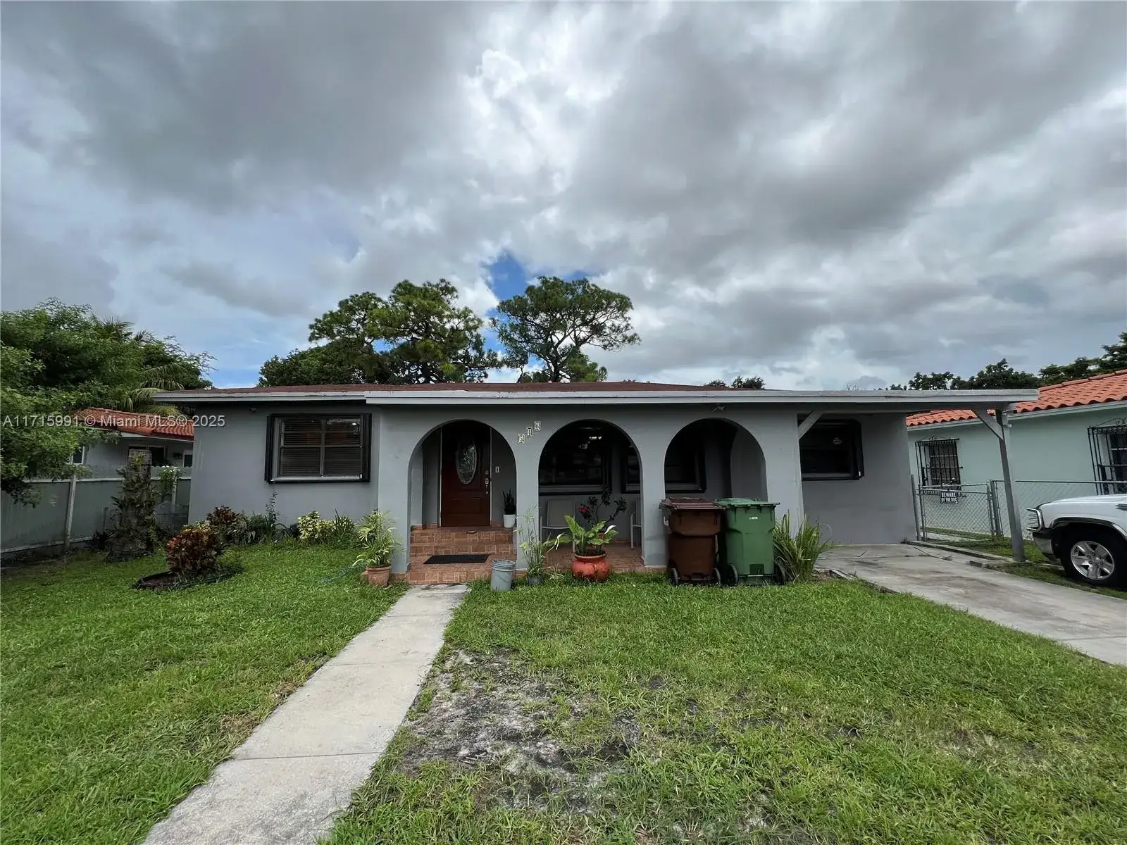 3 bedroom 2 bath Residential for sale at 546 E 27th St, Hialeah FL 33013