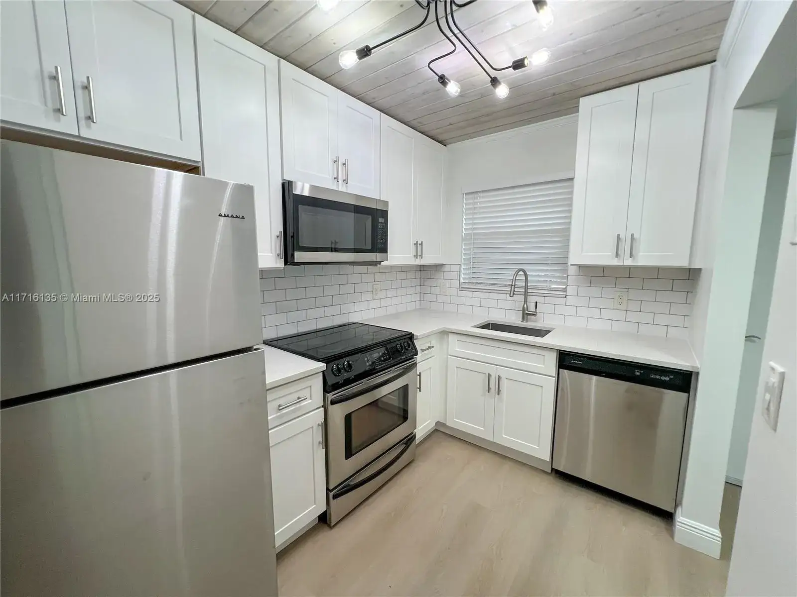 2 bedroom 2 bath Residential for sale at 1638 Embassy Dr # 301, West Palm Beach FL 33401