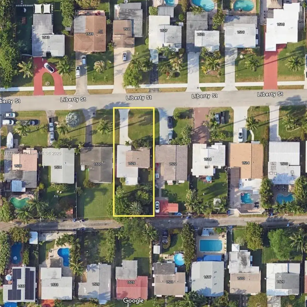 2 bedroom 1 bath Residential for sale at 1526 Liberty St, Hollywood FL 33020