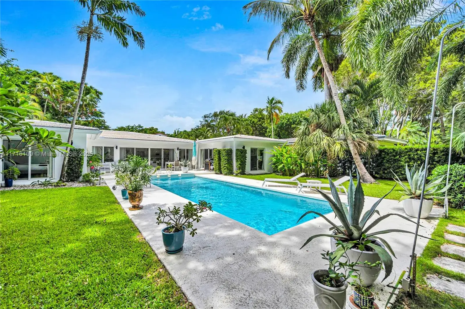 4 bedroom 4 bath Residential for sale at 203 Ridgewood Rd, Coral Gables FL 33133