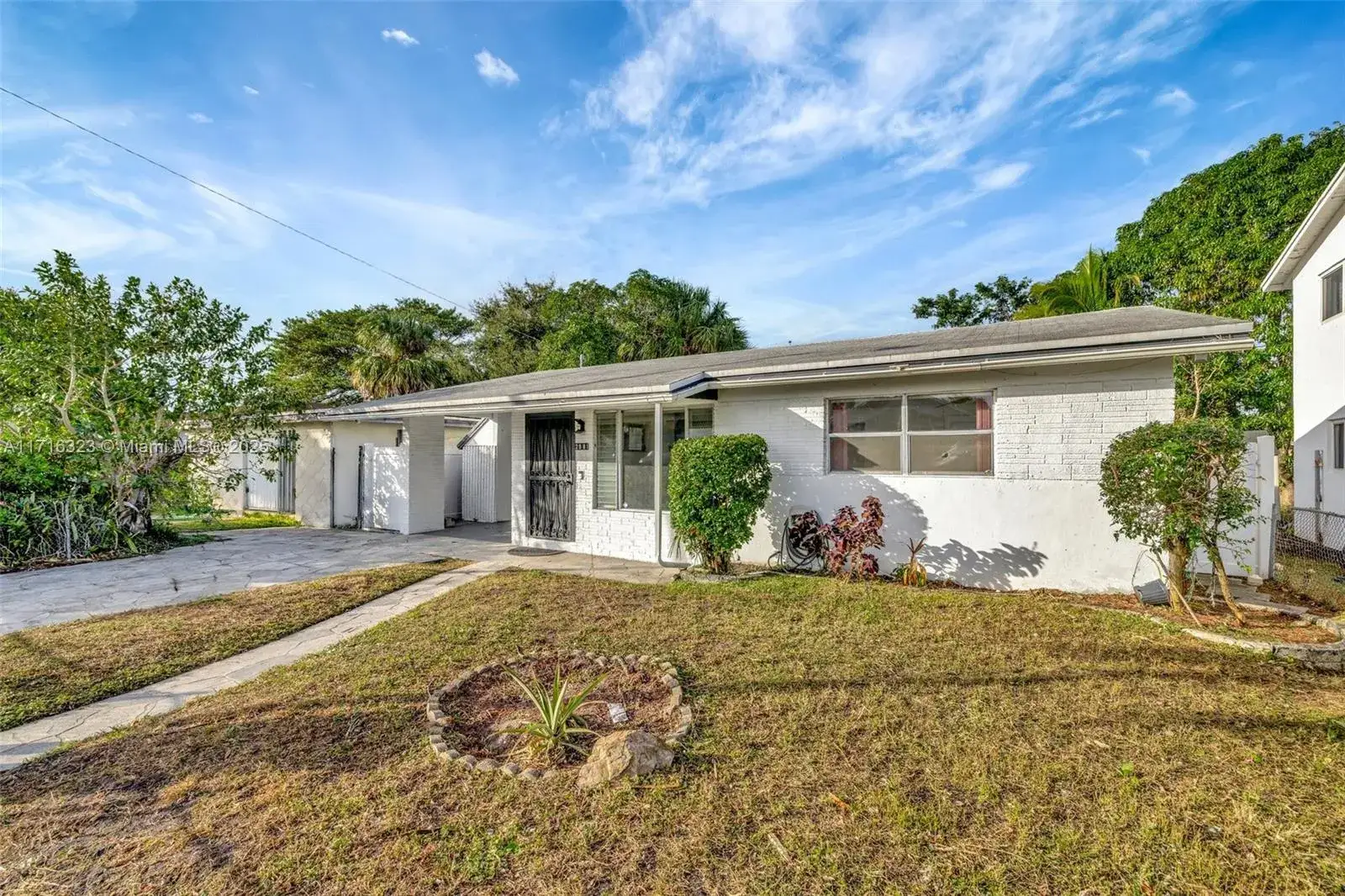 2 bedroom 1 bath Residential for sale at 2981 NW 7th Ct, Fort Lauderdale FL 33311
