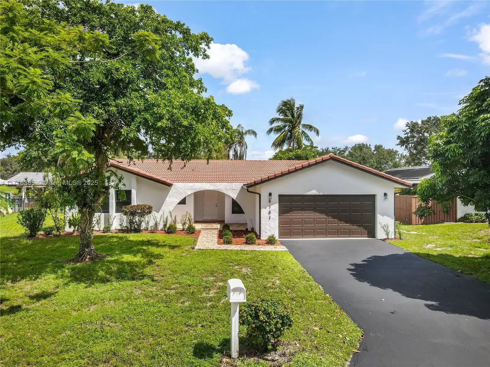 3 bedroom 2 bath Residential for sale at 8151 NW 2nd Mnr, Coral Springs FL 33071