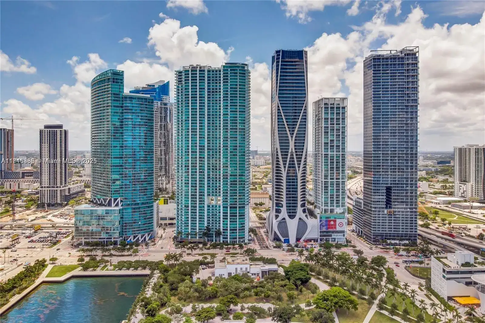 1 bedroom 2 bath Residential Lease for rent at 900 Biscayne Blvd # 4705, Miami FL 33132