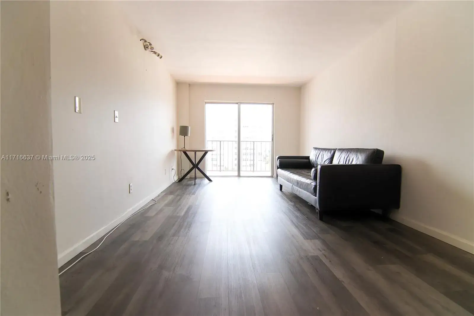 1 bedroom 1 bath Residential for sale at 899 West Ave # 8D, Miami Beach FL 33139