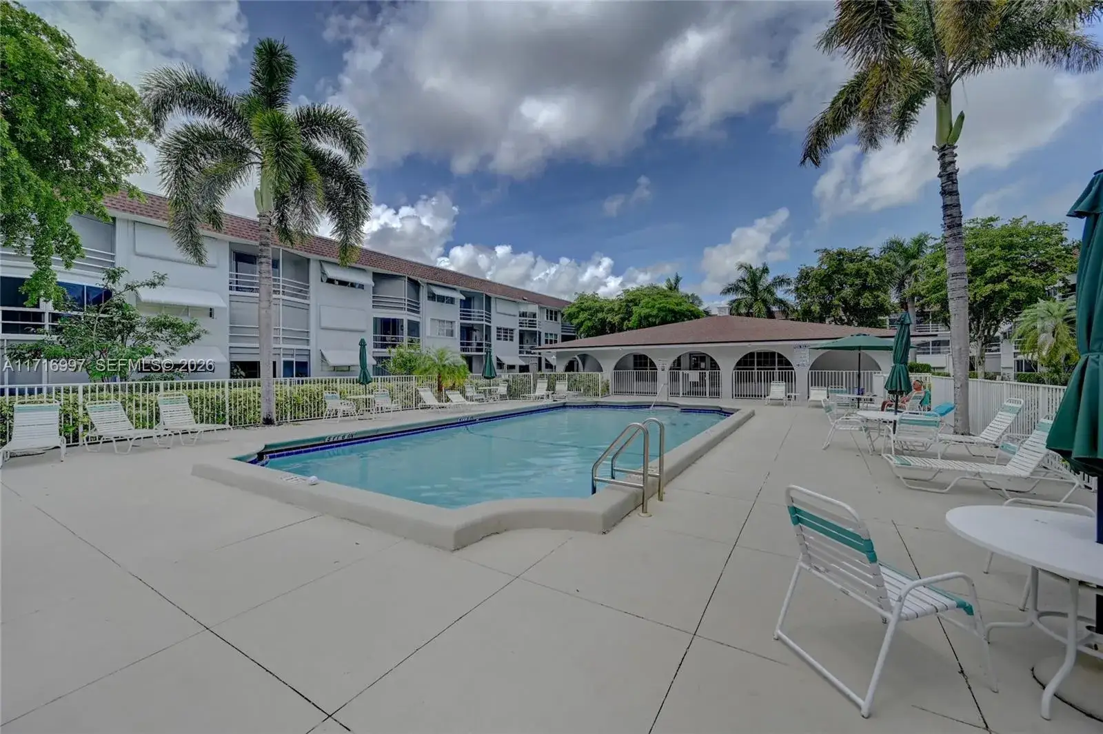 1 bedroom 1 bath Residential for sale at 1040 SE 4th Ave # 128, Deerfield Beach FL 33441