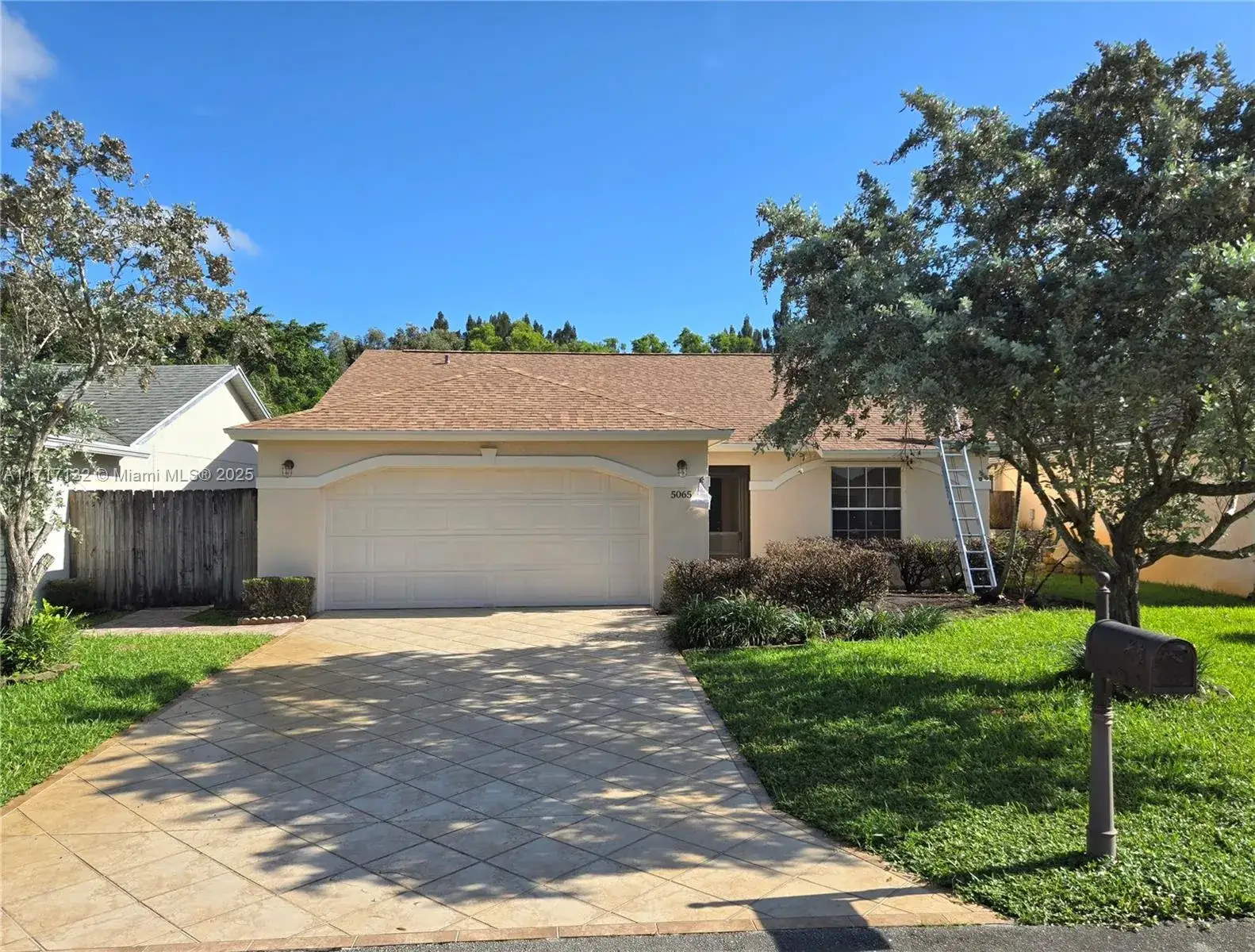 2 bedroom 2 bath Residential for sale at 5065 N Foxhall Dr N, West Palm Beach FL 33417