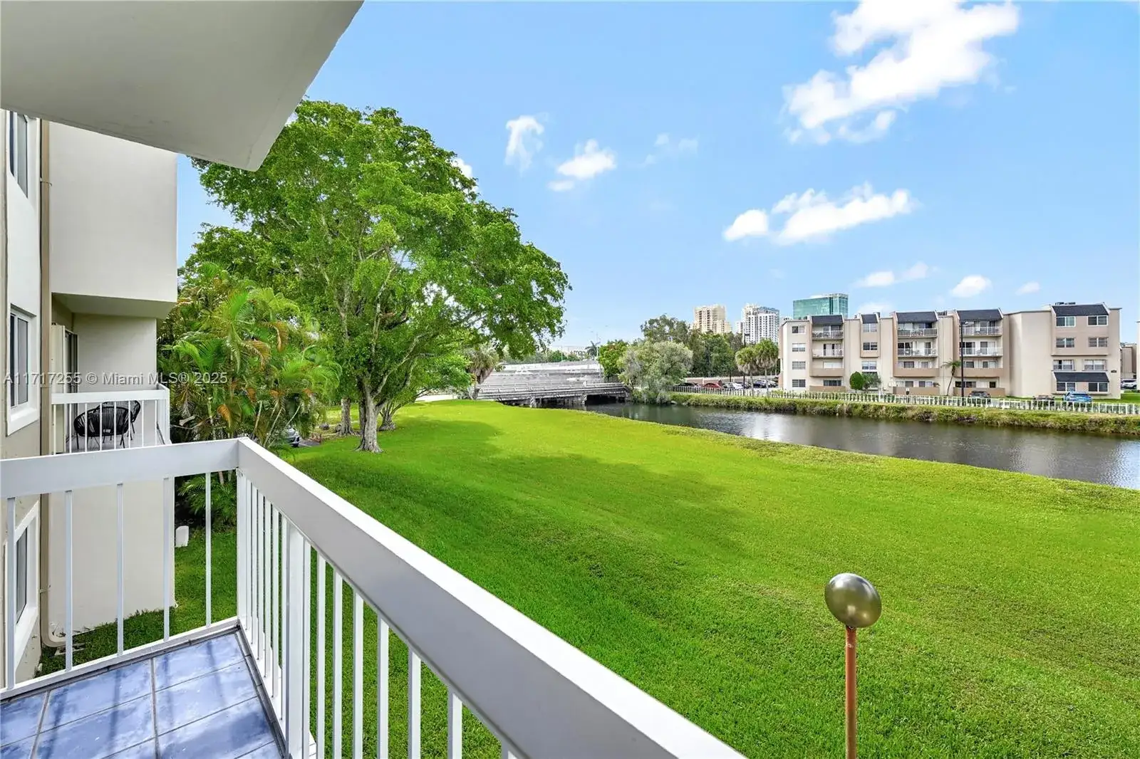1 bedroom 1 bath Residential for sale at 7720 Camino Real # 213, Miami FL 33143